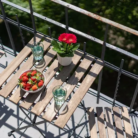Cosy Apartments At The Ghetto Heroes Square By Apart Service