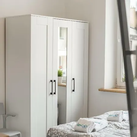 Cosy Apartments At The Ghetto Heroes Square By Apart Service