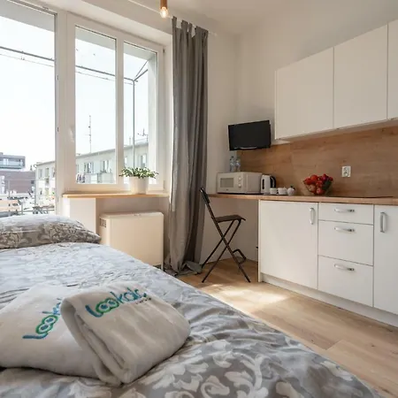 Cosy Apartments At The Ghetto Heroes Square By Apart Service Apartament