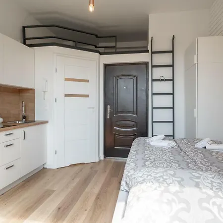 Cosy Apartments At The Ghetto Heroes Square By Apart Service *